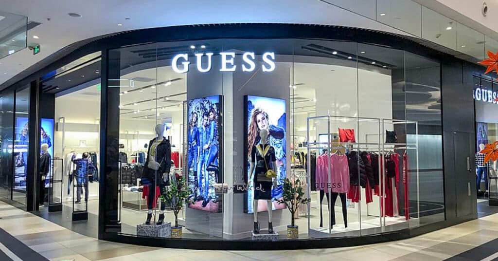 Liste Guess : Tout ce qu’il y a à savoir sur le programme de récompense de Guess